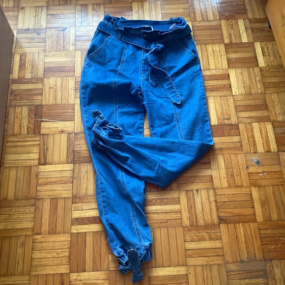 Listicle Paperbag Jeans - Picture 5 of 5